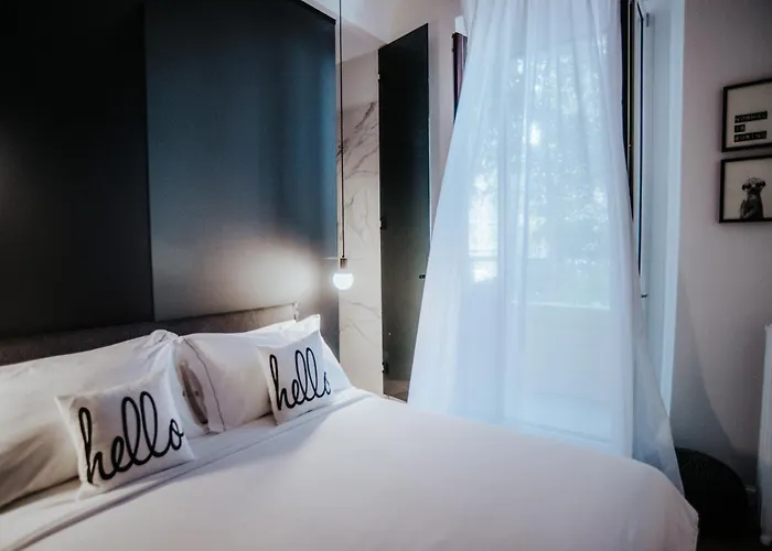 Pensión Ca Bela - Porta Romana 3*