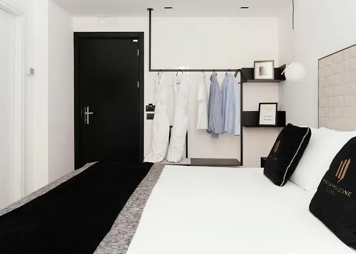 Montenapoleone Aparthotel 4*