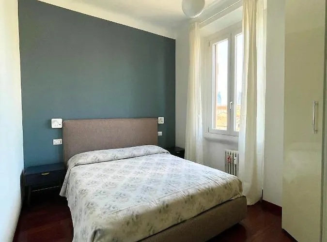 Appartement The Painting Apartment. A And Lovely In *
