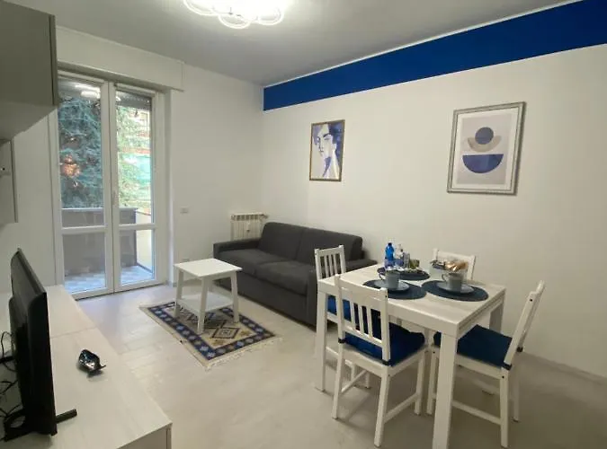 Lady Indigo San Siro Апартаменты *