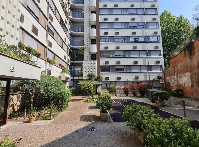 Crocetta - Porta Romana Cozy Duomo View Διαμέρισμα