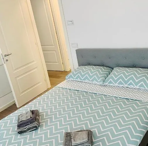 Bocconi-navigli 10 * Milán