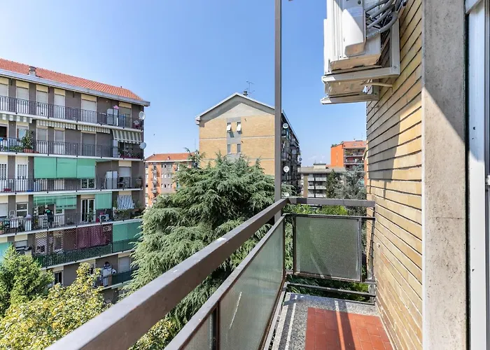 Alessia's Flat- M3 Corvetto Milán