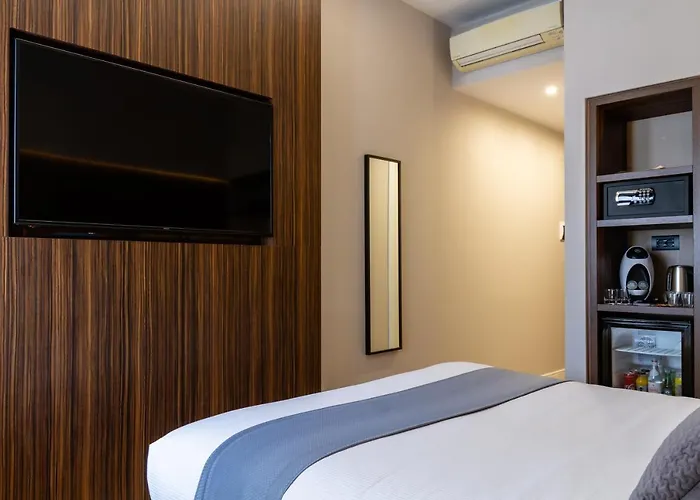 Ah - Duomo Essence 3* Milaan