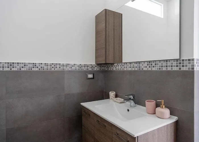 Appartamento Rent - Parking And Comfort - Spacious Up To 8 Pax *