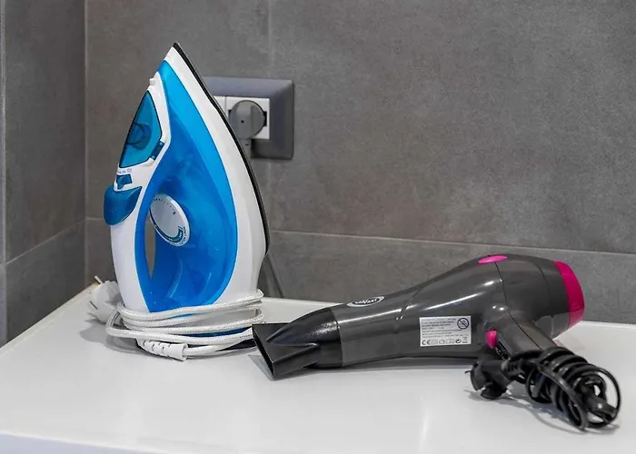 Rent - Parking And Comfort - Spacious Up To 8 Pax Appartamento Milano