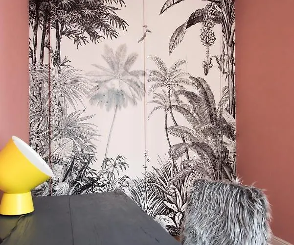 Youhosty - Farneti 1 *