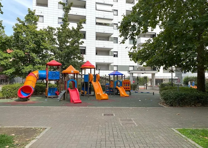 Sulla Metro 3 Gialla Maciachini Апартаменты