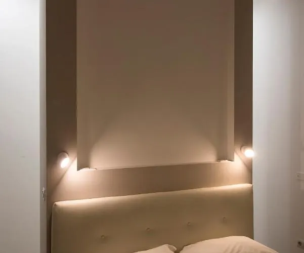 Апартаменты Youhosty - Pavia 7 *