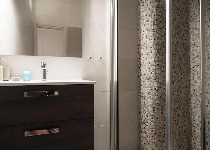 Youhosty - Pavia 7 Милан