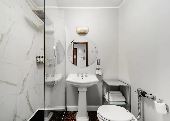 Adore Aparthotel
