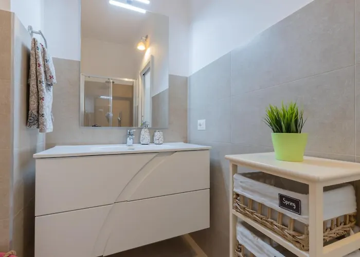 Design Premium In Center - Homeunity Appartement