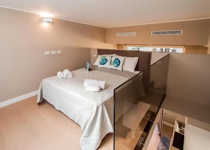 Joivy Sophisticated 2 Bedroom Loft For 4 *