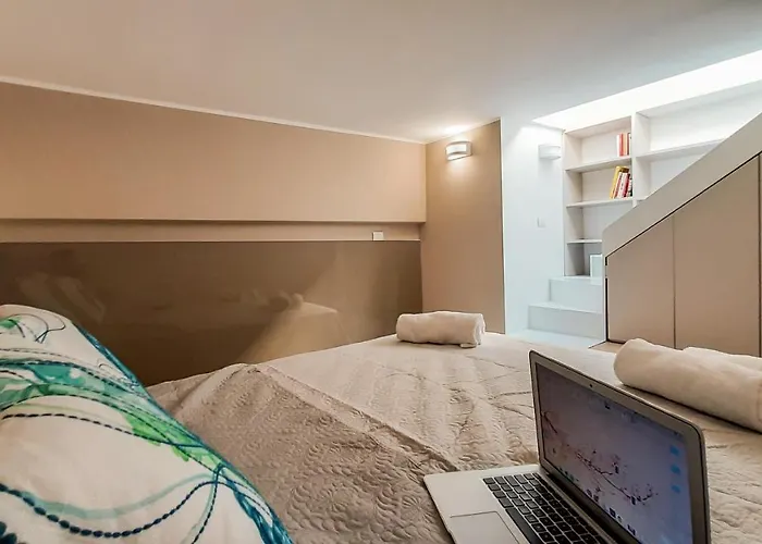 Joivy Sophisticated 2 Bedroom Loft For 4 *