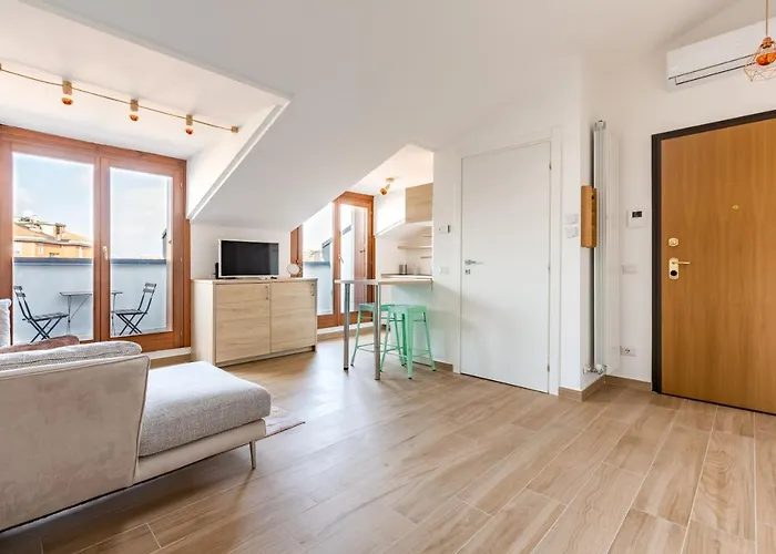 Guesthost - Cozy With Parking 5 Min Walk From The Bus Stop Apartamento *