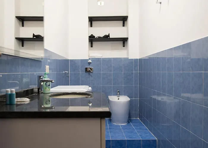 Youhosty - Venini 59 * ميلان