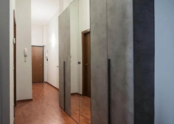 Youhosty - Venini 59 * ميلان