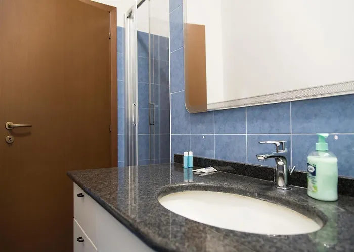 Youhosty - Venini 59 * ميلان