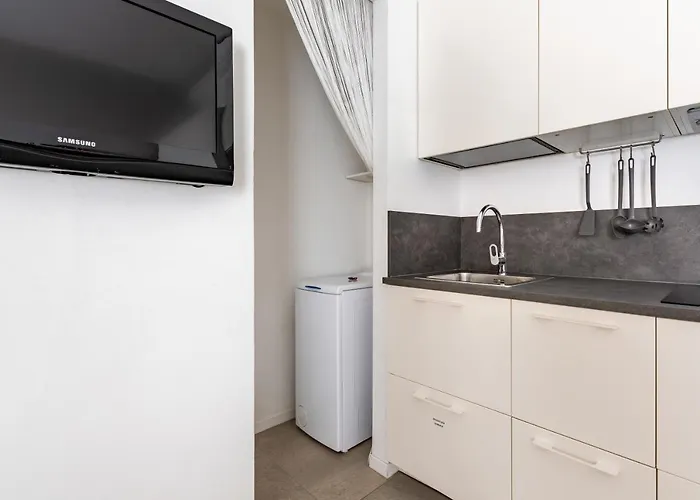 Cosy With Shared Terrace! * מילאנו