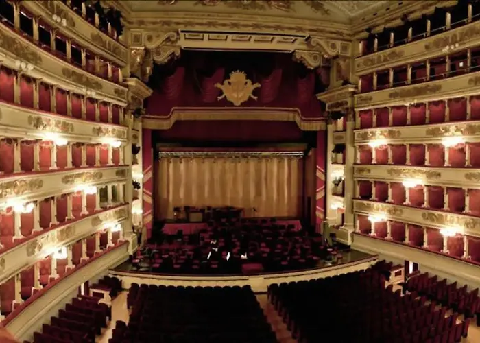 Lussuoso Attico Con Garage Gratis Vicino Al Duomo E Allo Ieo Appartamento Milano