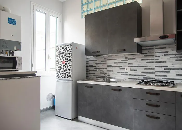 Youhosty - Venini 59 * ميلان