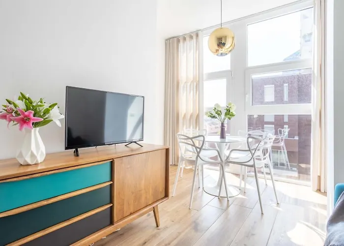 Hostmate - - Pirelli 30 - Porta Nuova * Milánó