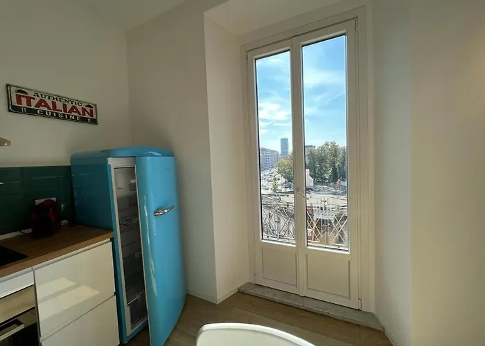 Kibilu - Piazzale Baiamonti - Brera - Centro Citta - Isola