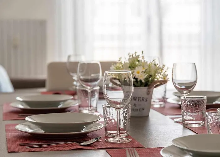 Rent - Parking And Comfort - Spacious Up To 8 Pax Apartament Mediolan