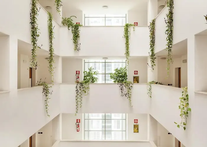 Luminoso Attico Con Garage Gratis Vicino Al Duomo E Allo Ieo Milan