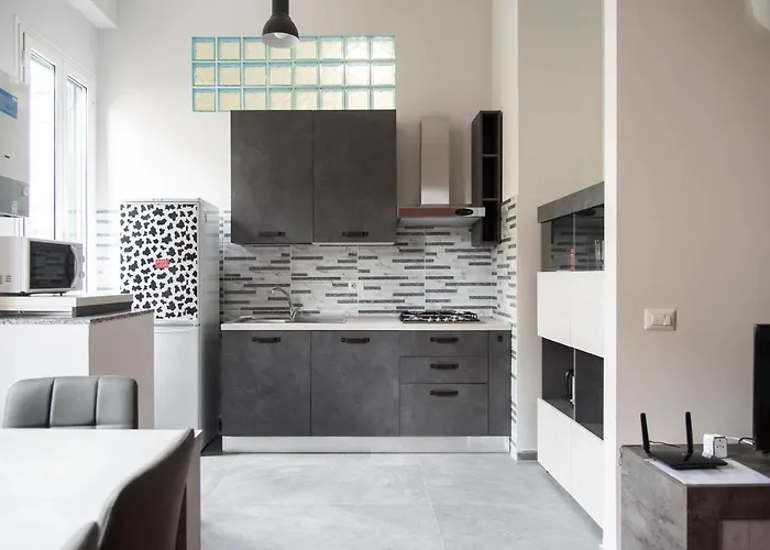 Youhosty - Venini 59 * ميلان