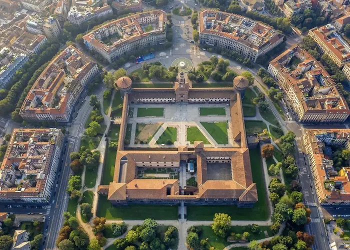 Luminoso Attico Con Garage Gratis Vicino Al Duomo E Allo Ieo Milan