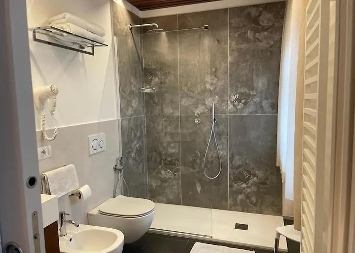 Enjoy Duomo - Flavio Baracchini 9 - 4* Milán