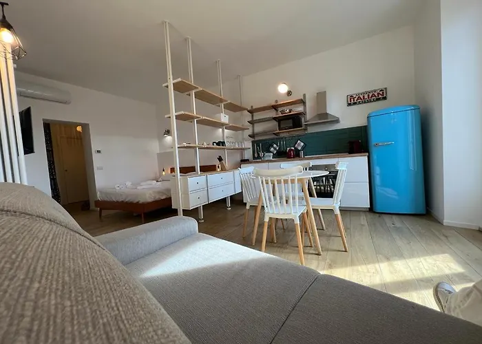 Kibilu - Piazzale Baiamonti - Brera - Centro Citta - Isola *