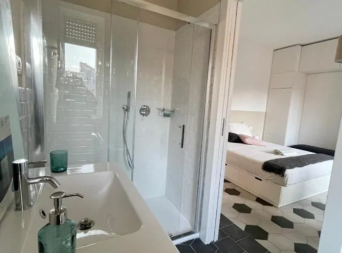 La Marina Di - Pier Lombardo *