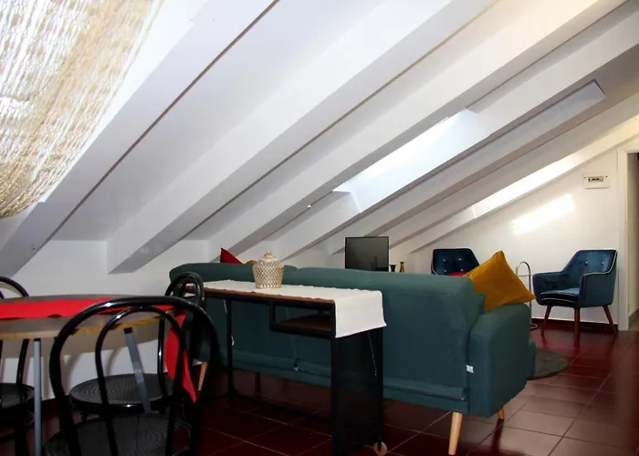 Mercanti Attic Version דירה