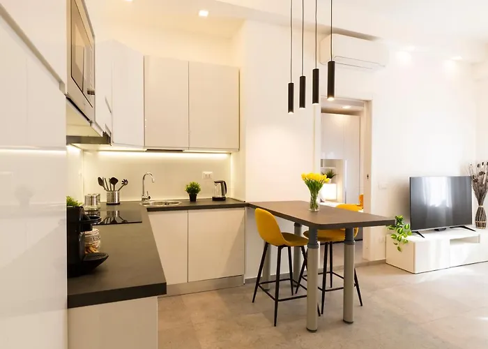 Biancospini 13 - Flower District ميلان