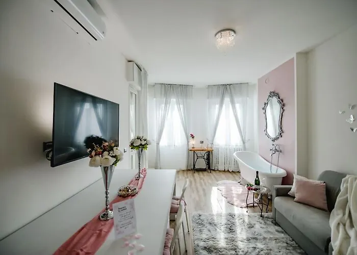 ⁂ Barocco ⁂ Biliardo - Ping Pong - Vasca - Wifi *