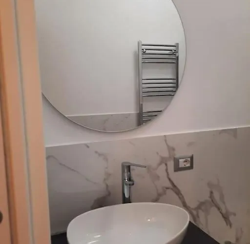 Apartment N&ghomesweethome Raffaelloelegante Ideale Affari