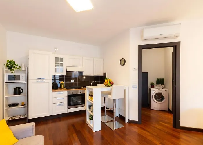 Residenza Smeraldo - Terrazza San Siro 아파트 *