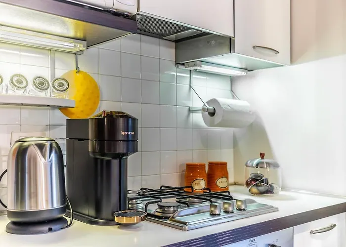 Prada House - Posto Auto Coperto *