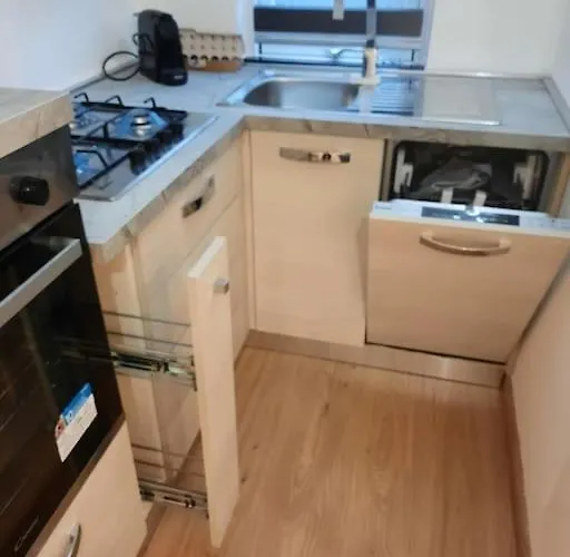 N&ghomesweethome Raffaelloelegante Ideale Affari * Mailand