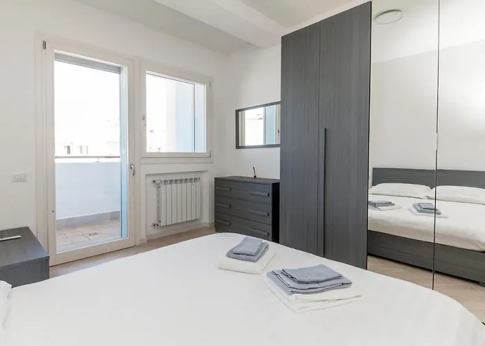 Daire 12° Piano Torre Diamante - 67 *