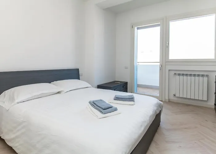 Apartmán 12° Piano Torre Diamante - 67 *