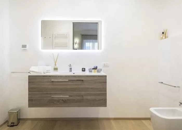 Italianway - Vittorio Emanuele 15 *