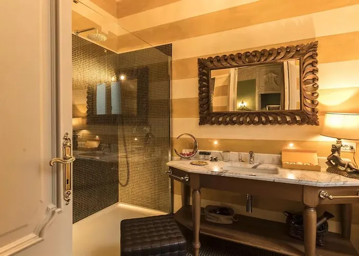 Italianway - Borgonuovo 12 * Milão