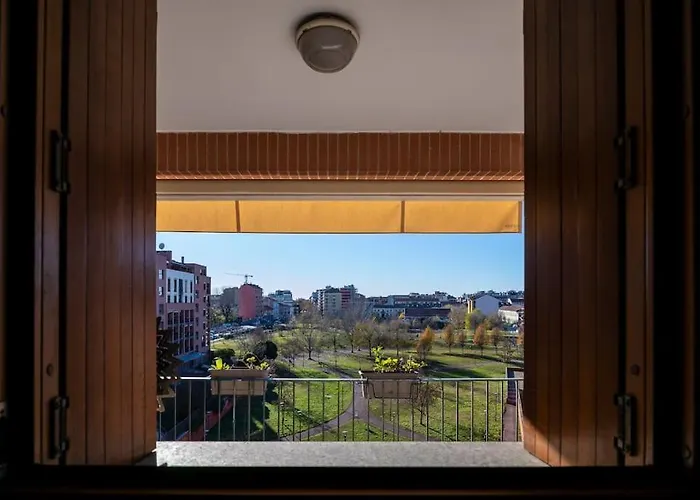 Black & White Flat In Naviglio/ Porta Genova *