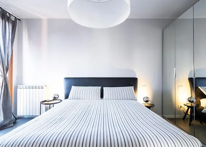 Apartament Black & White Flat In Naviglio/ Porta Genova *