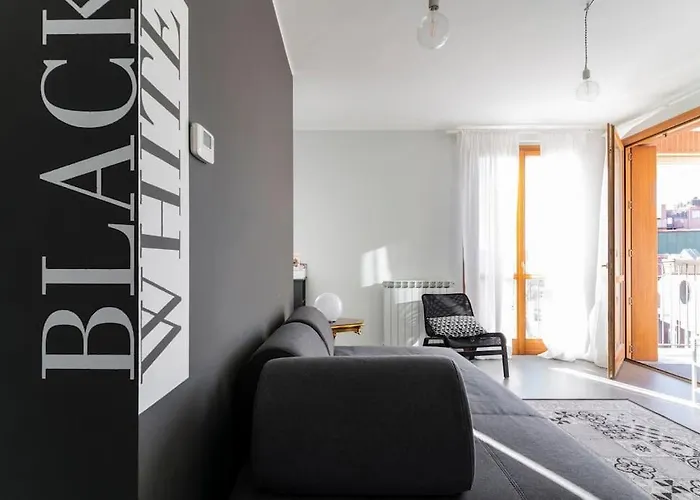 Apartamento Black & White Flat In Naviglio/ Porta Genova *