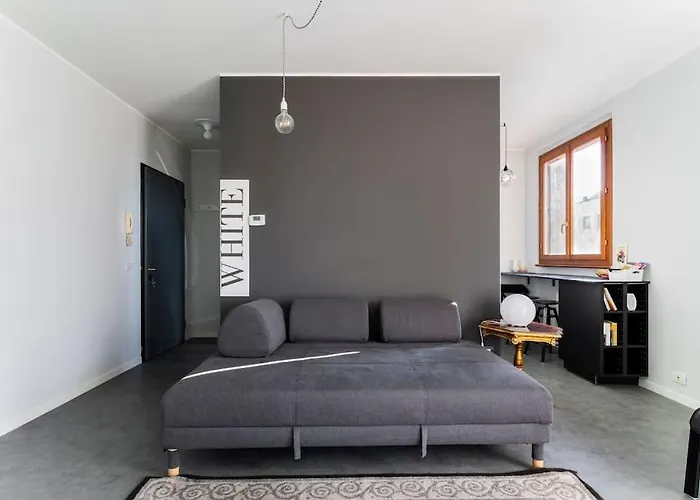 Black & White Flat In Naviglio/ Porta Genova * Mediolan