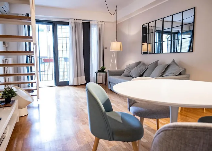 Trilocale Zona Farini/isola Apartmán